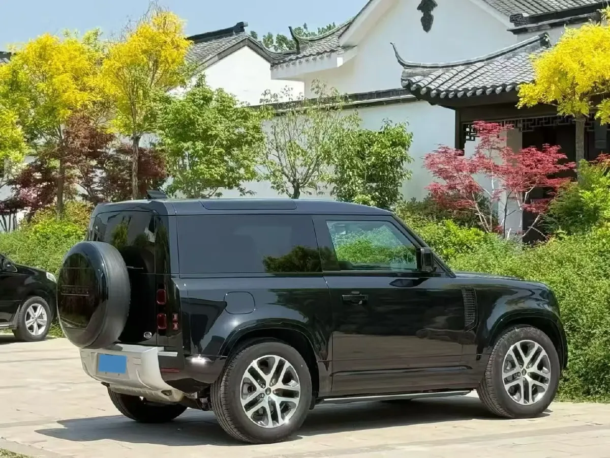 2023 Land Rover Defender 3.0T 400HP L6 8AT,autocango,china used car exporter,china ev exporter,chinese used car exporter,chinese used ev exporter