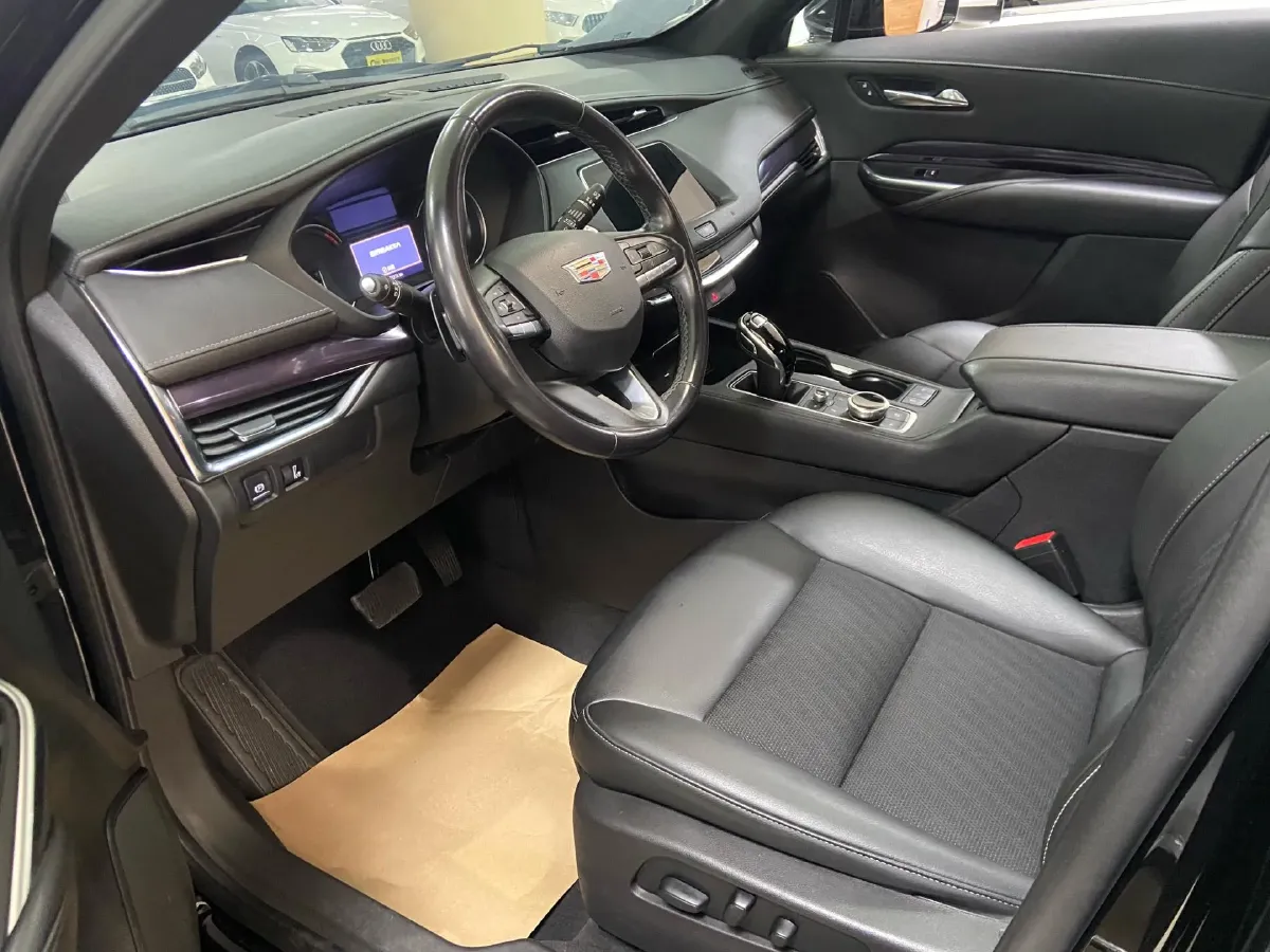 2021 Cadillac XT4 2.0T 237HP L4 9AT,autocango,china used car exporter,china ev exporter,chinese used car exporter,chinese used ev exporter