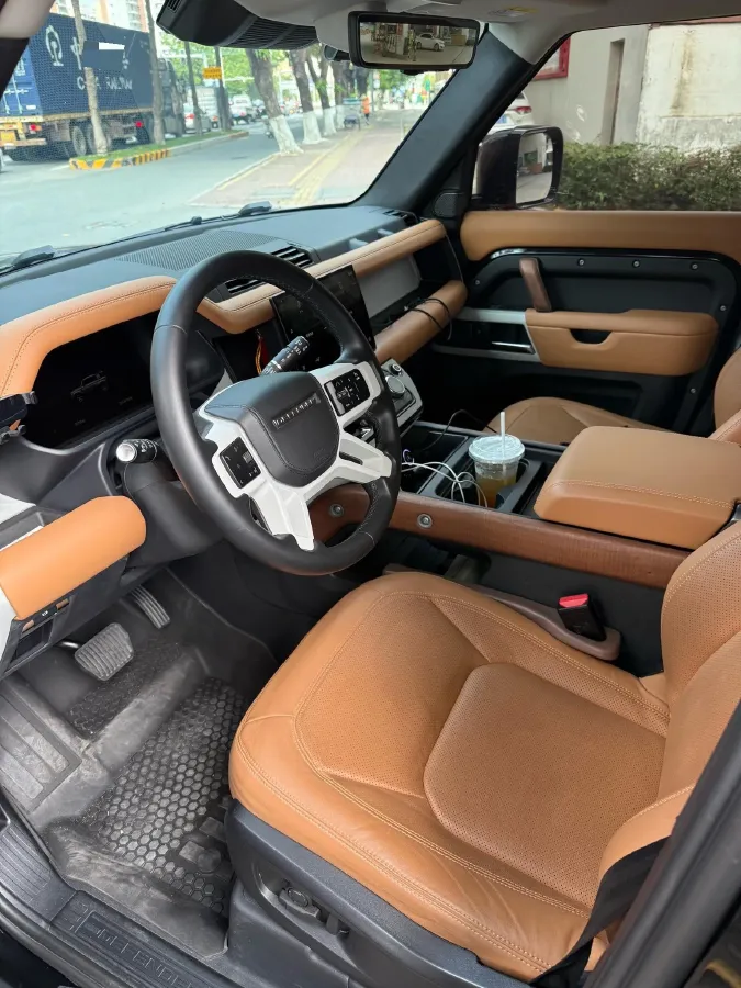 2024 Land Rover Defender 3.0T 400HP L6 8AT,autocango,china used car exporter,china ev exporter,chinese used car exporter,chinese used ev exporter