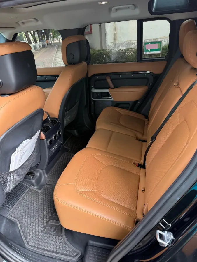 2024 Land Rover Defender 3.0T 400HP L6 8AT,autocango,china used car exporter,china ev exporter,chinese used car exporter,chinese used ev exporter