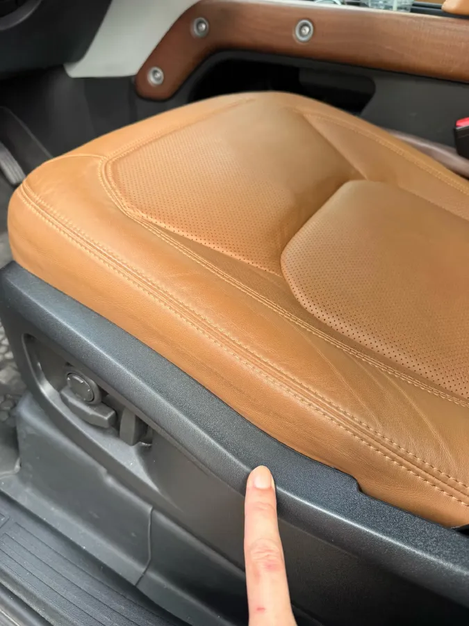 2024 Land Rover Defender 3.0T 400HP L6 8AT,autocango,china used car exporter,china ev exporter,chinese used car exporter,chinese used ev exporter