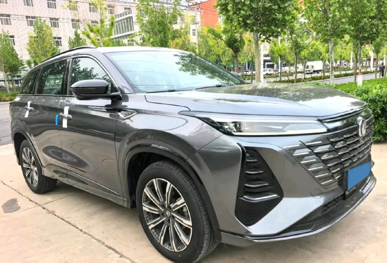 2024 ChangAn CS75 Plus 1.5T 188HP L4 8AT,autocango,china used car exporter,china ev exporter,chinese used car exporter,chinese used ev exporter