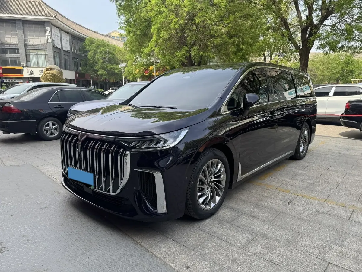 2024 Voyah Dream 1.5T 150HP L4 PHEV 43KWH,autocango,china used car exporter,china ev exporter,chinese used car exporter,chinese used ev exporter