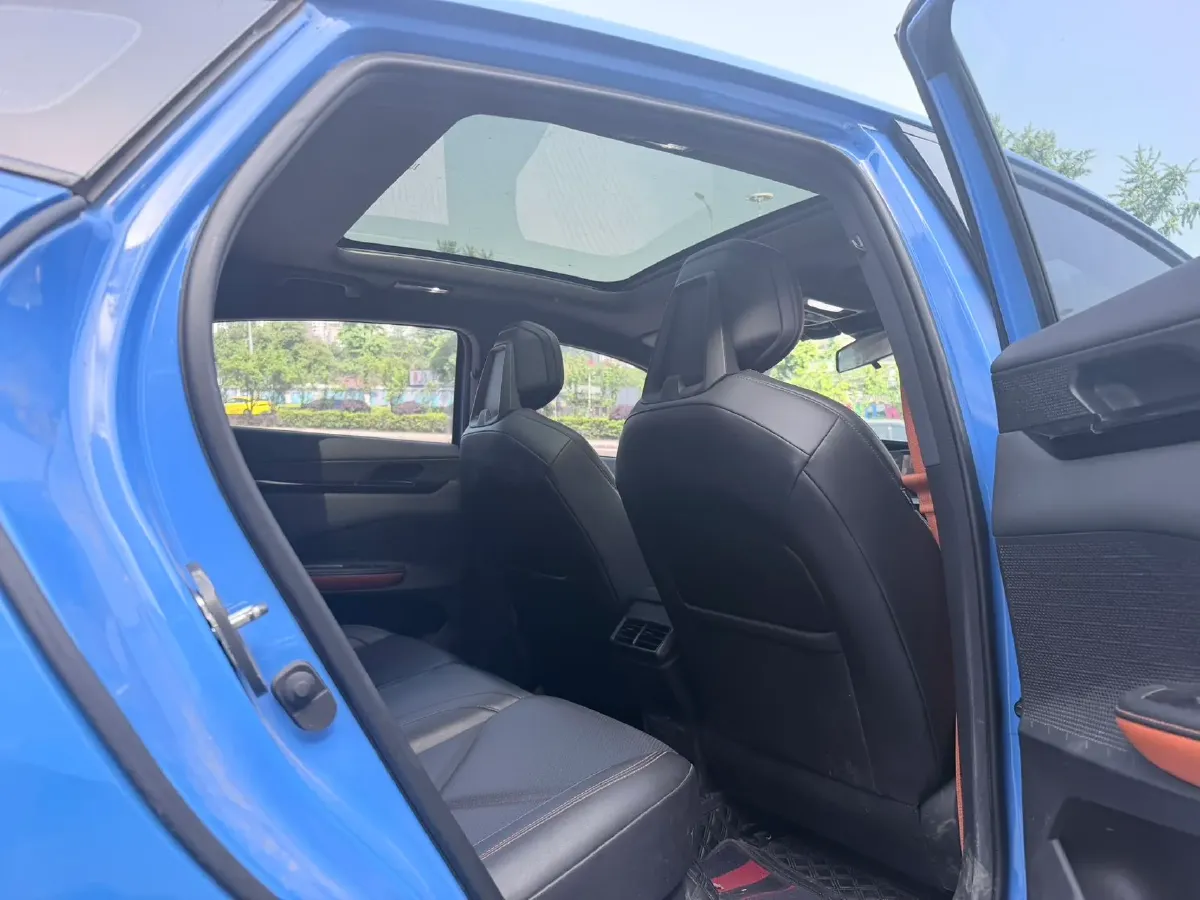 2022 ChangAn UNI-V 1.5T 188HP L4 7DCT,autocango,china used car exporter,china ev exporter,chinese used car exporter,chinese used ev exporter