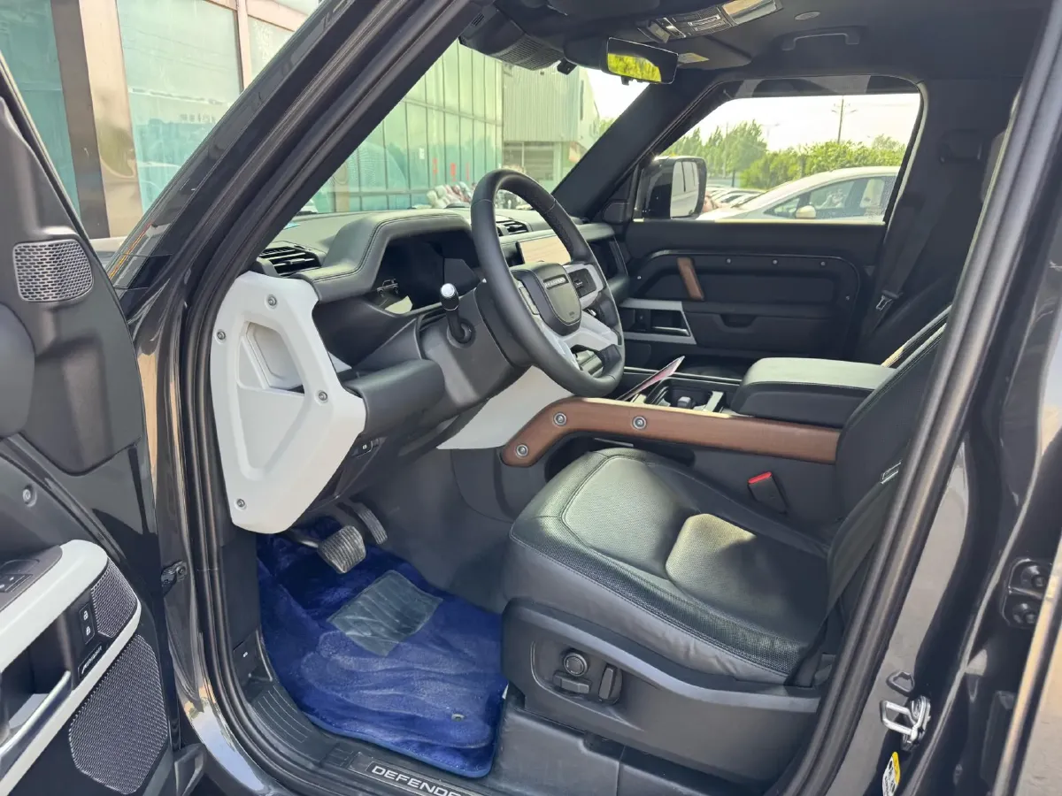 2023 Land Rover Defender 3.0T 400HP L6 8AT,autocango,china used car exporter,china ev exporter,chinese used car exporter,chinese used ev exporter