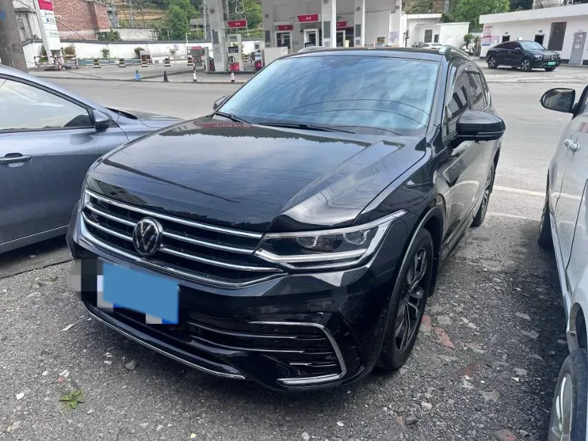 2024 Volkswagen Tiguan L 2.0T 186HP L4 7DCT,autocango,china used car exporter,china ev exporter,chinese used car exporter,chinese used ev exporter
