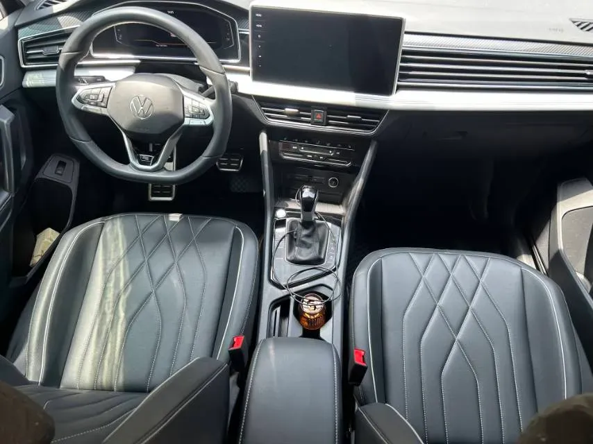 2024 Volkswagen Tiguan L 2.0T 186HP L4 7DCT,autocango,china used car exporter,china ev exporter,chinese used car exporter,chinese used ev exporter
