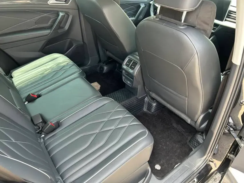 2024 Volkswagen Tiguan L 2.0T 186HP L4 7DCT,autocango,china used car exporter,china ev exporter,chinese used car exporter,chinese used ev exporter