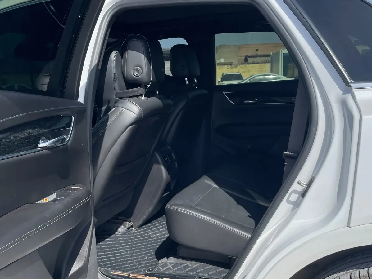 2020 Cadillac XT5 2.0T 241HP L4 9AT,autocango,china used car exporter,china ev exporter,chinese used car exporter,chinese used ev exporter