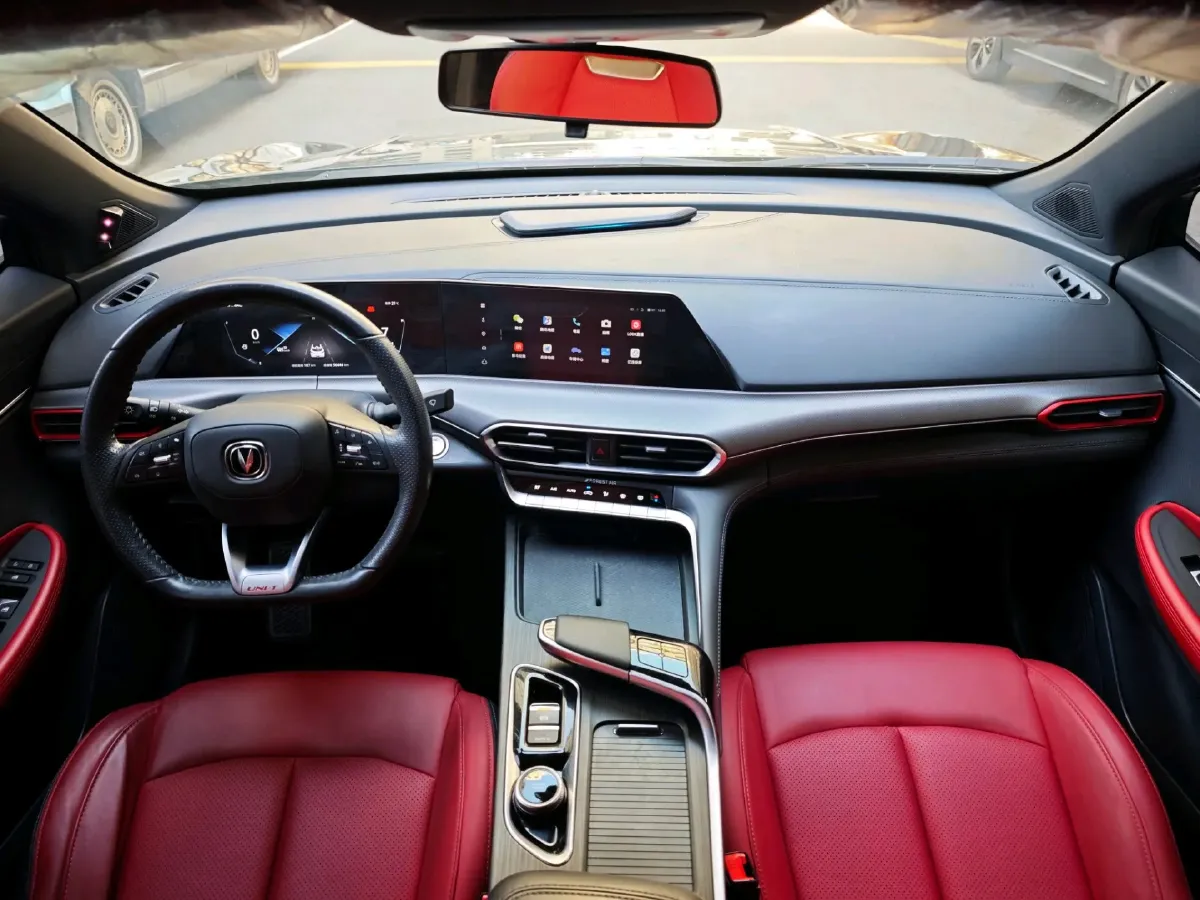 2021 ChangAn UNI-T 1.5T 180HP L4 7DCT,autocango,china used car exporter,china ev exporter,chinese used car exporter,chinese used ev exporter