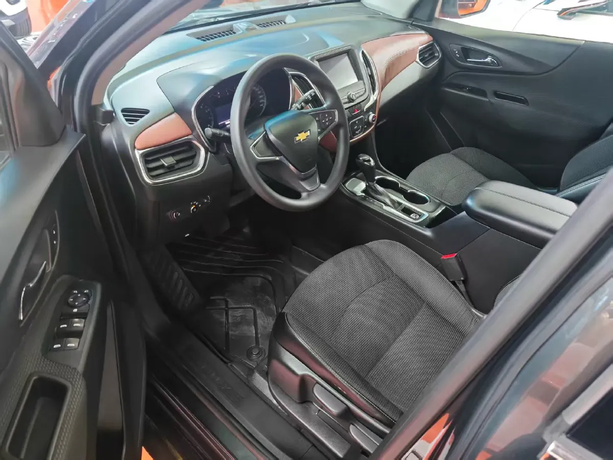 2017 Chevrolet Equinox 1.5T 180HP L4 6AT,autocango,china used car exporter,china ev exporter,chinese used car exporter,chinese used ev exporter