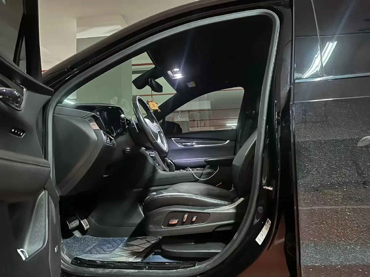 2021 Cadillac XT6 2.0T 237HP L4 9AT,autocango,china used car exporter,china ev exporter,chinese used car exporter,chinese used ev exporter