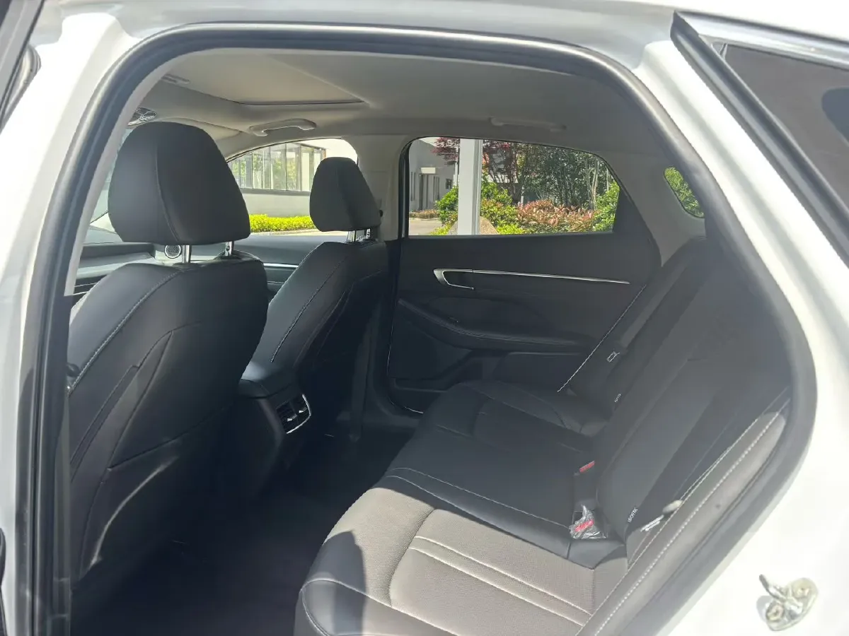 2024 Hyundai Sonata 1.5T 170HP L4 8AT,autocango,china used car exporter,china ev exporter,chinese used car exporter,chinese used ev exporter