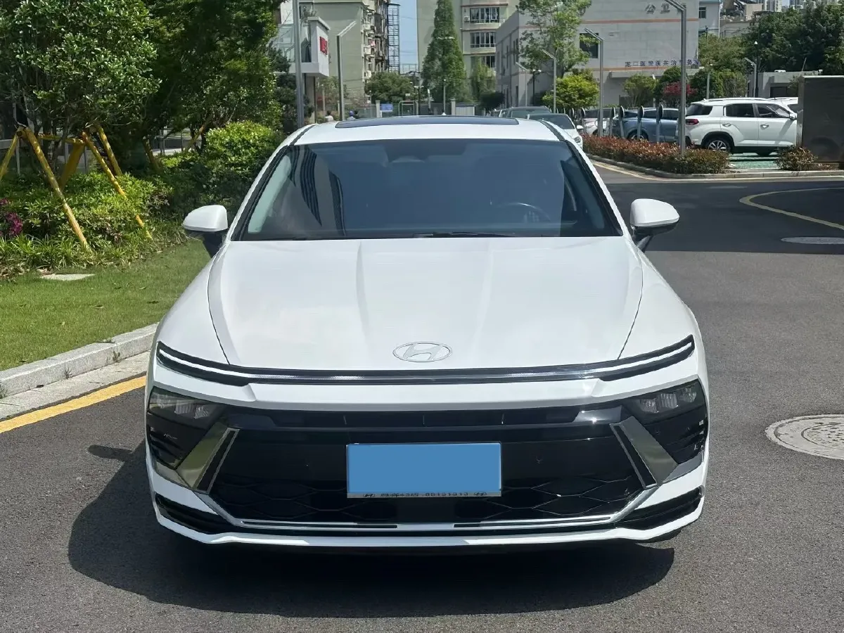 2024 Hyundai Sonata 1.5T 170HP L4 8AT,autocango,china used car exporter,china ev exporter,chinese used car exporter,chinese used ev exporter