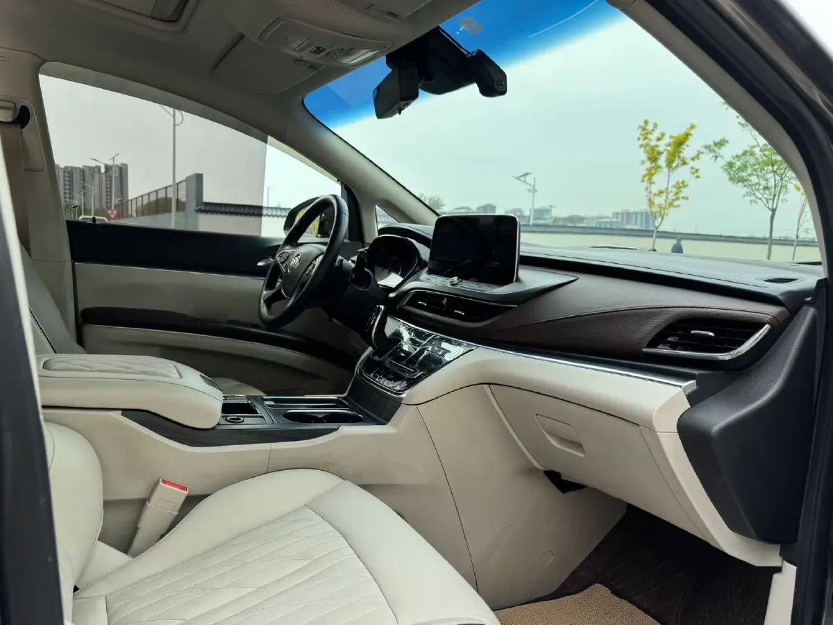 2022 Buick GL8 2.0T 237HP L4 9AT,autocango,china used car exporter,china ev exporter,chinese used car exporter,chinese used ev exporter