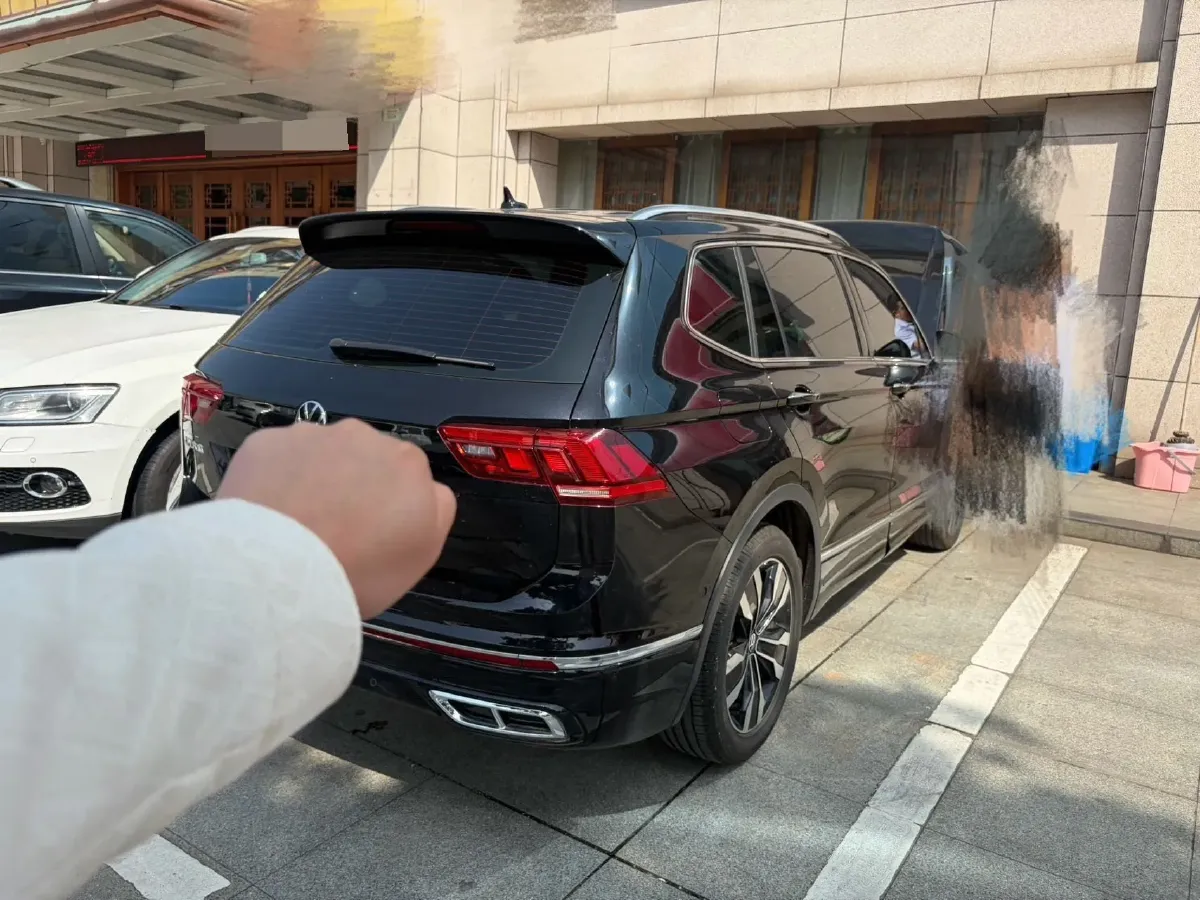 2025 Volkswagen Tiguan L 2.0T 186HP L4 7DCT,autocango,china used car exporter,china ev exporter,chinese used car exporter,chinese used ev exporter