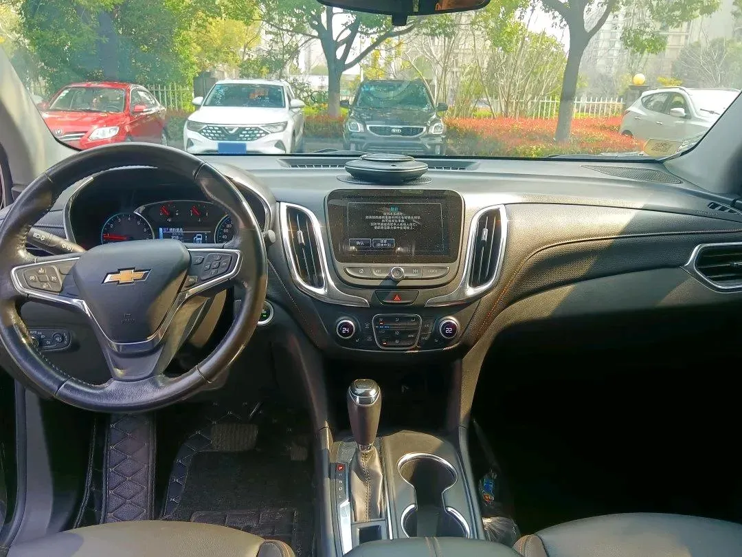 2018 Chevrolet Equinox 1.5T 180HP L4 6AT,autocango,china used car exporter,china ev exporter,chinese used car exporter,chinese used ev exporter