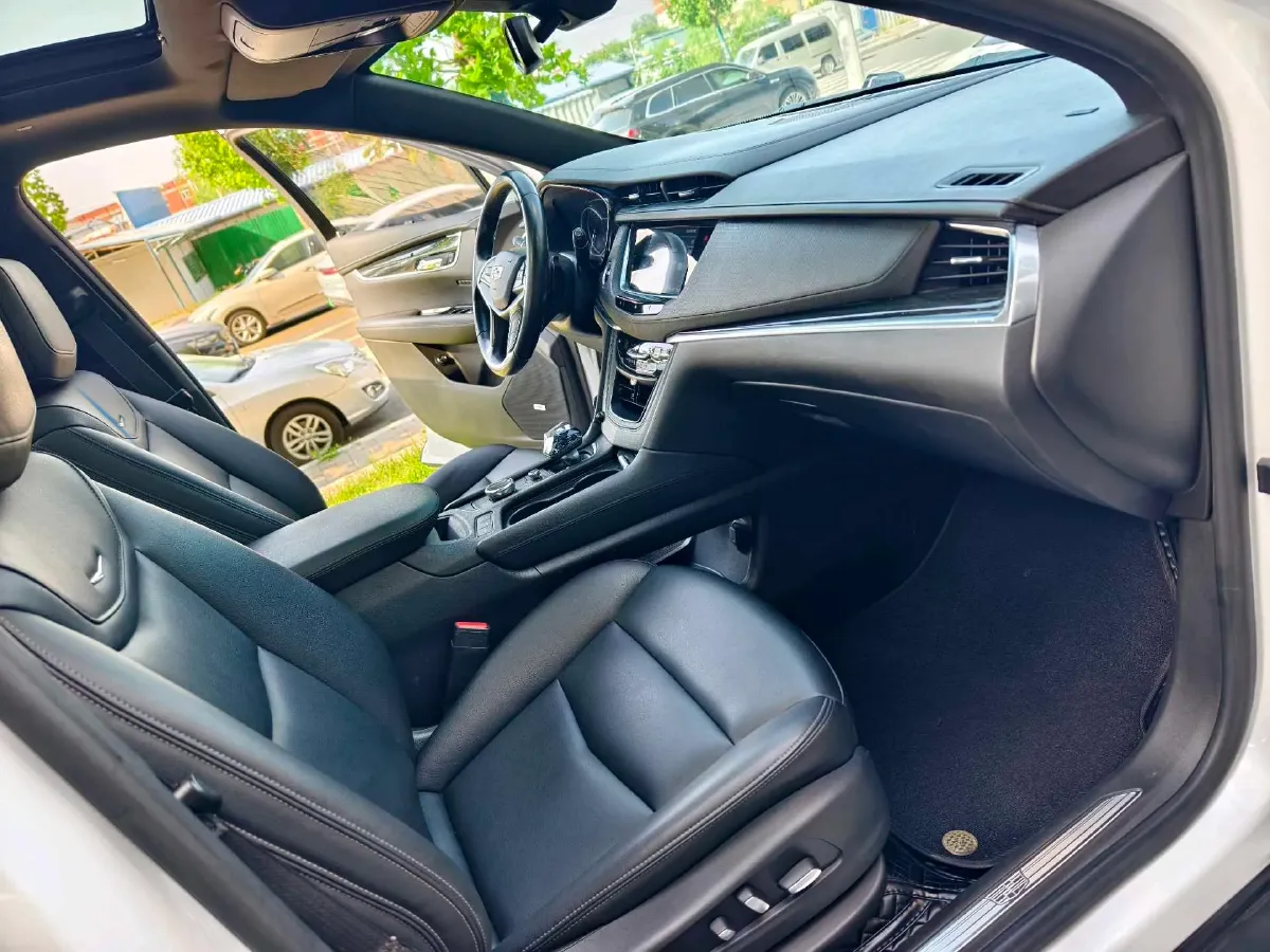 2021 Cadillac XT5 2.0T 237HP L4 9AT,autocango,china used car exporter,china ev exporter,chinese used car exporter,chinese used ev exporter