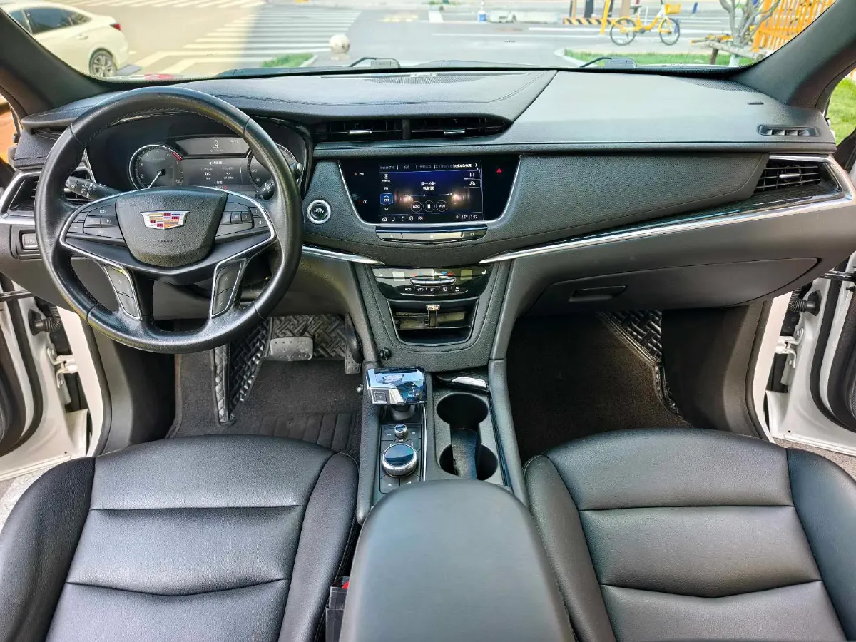 2021 Cadillac XT5 2.0T 237HP L4 9AT,autocango,china used car exporter,china ev exporter,chinese used car exporter,chinese used ev exporter