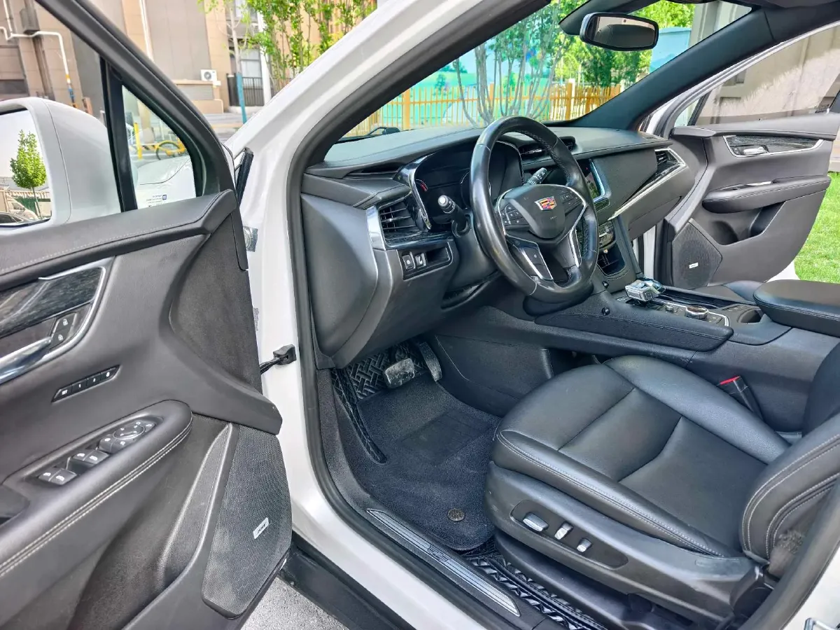 2021 Cadillac XT5 2.0T 237HP L4 9AT,autocango,china used car exporter,china ev exporter,chinese used car exporter,chinese used ev exporter