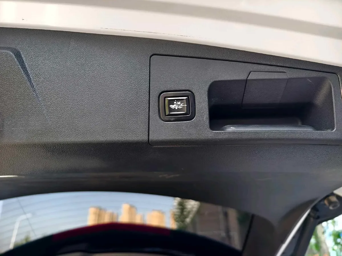 2021 Cadillac XT5 2.0T 237HP L4 9AT,autocango,china used car exporter,china ev exporter,chinese used car exporter,chinese used ev exporter