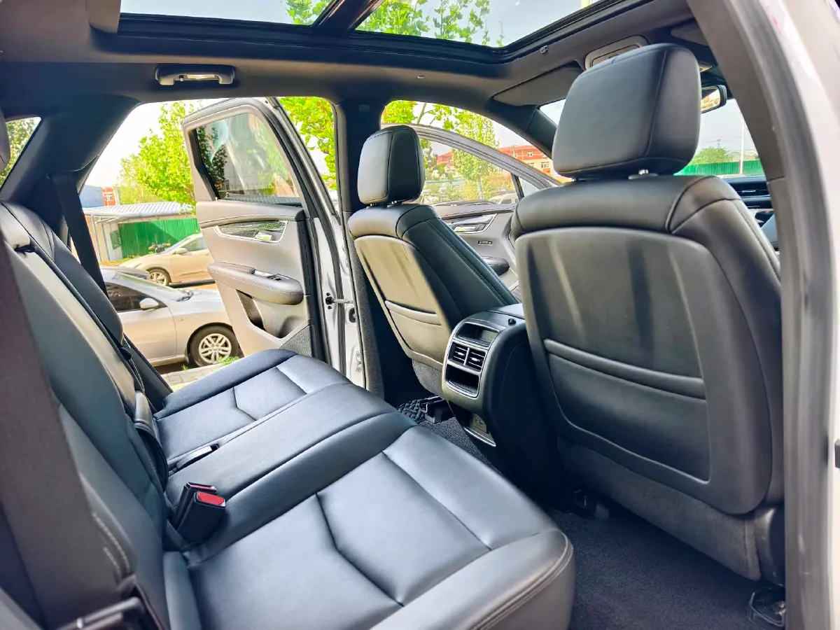 2021 Cadillac XT5 2.0T 237HP L4 9AT,autocango,china used car exporter,china ev exporter,chinese used car exporter,chinese used ev exporter