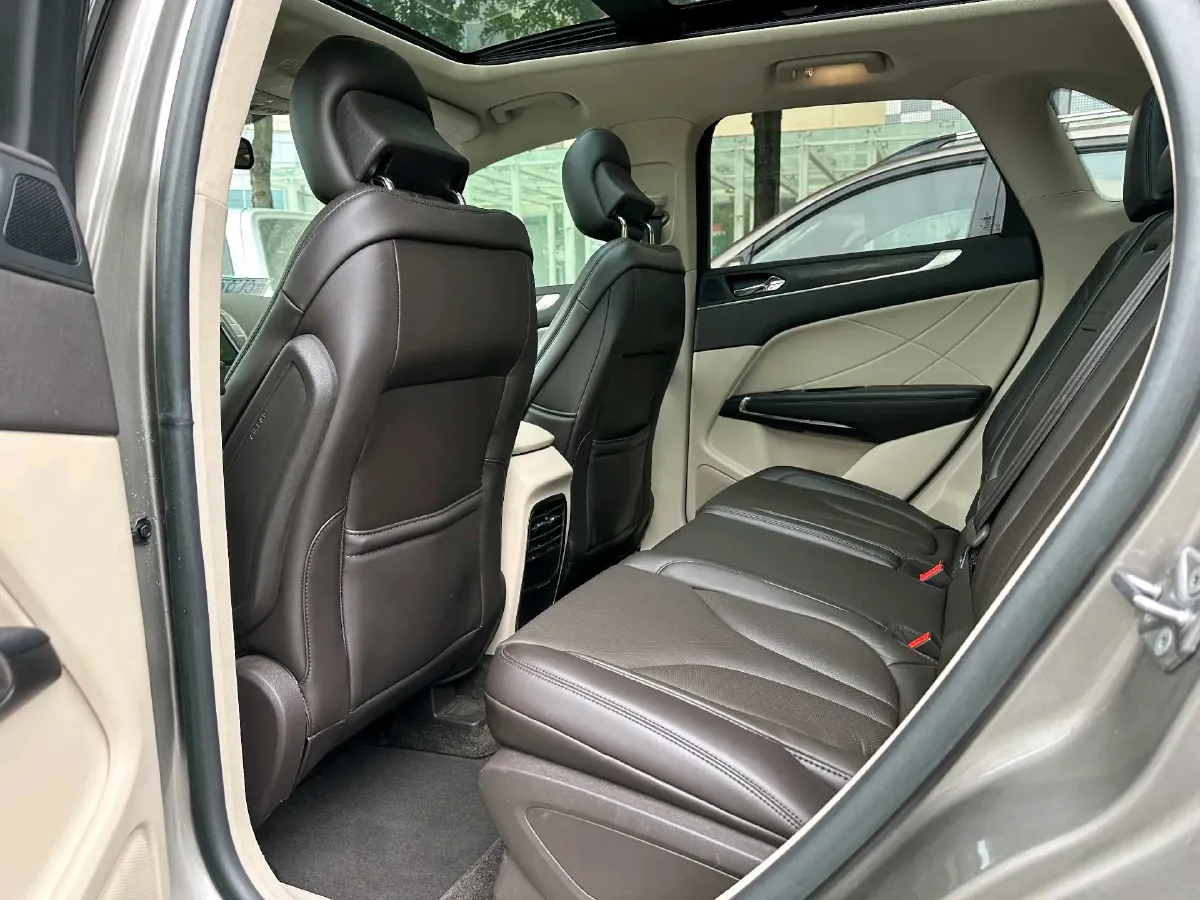 2017 Lincoln MKC 2.0T 203HP L4 6AT,autocango,china used car exporter,china ev exporter,chinese used car exporter,chinese used ev exporter