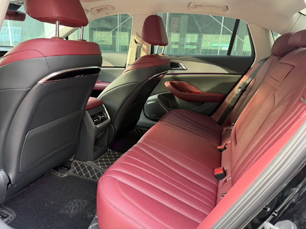 2024 HongQi H5 2.0T 224HP L4 8AT,autocango,china used car exporter,china ev exporter,chinese used car exporter,chinese used ev exporter