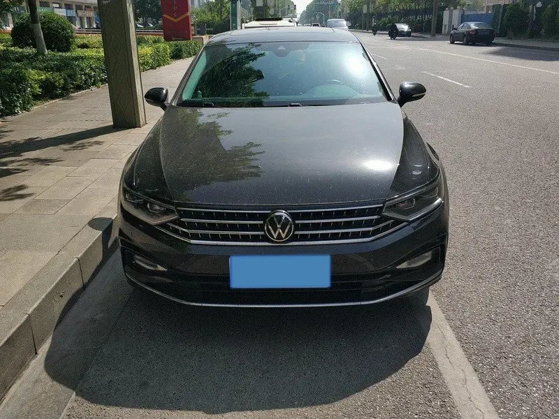 2023 Volkswagen Magotan 2.0T 186HP L4 7DCT,autocango,china used car exporter,china ev exporter,chinese used car exporter,chinese used ev exporter