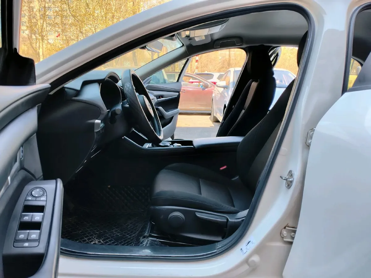 2020 Mazda 3 Axela 1.5L 117HP L4 6AT,autocango,china used car exporter,china ev exporter,chinese used car exporter,chinese used ev exporter