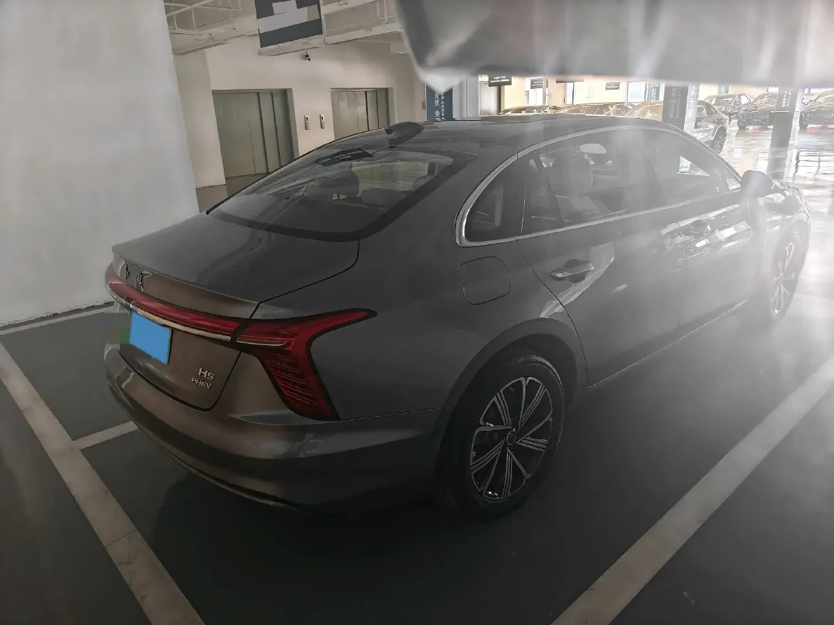 2025 HongQi H5 1.5T 150HP L4 1DHT PHEV,autocango,china used car exporter,china ev exporter,chinese used car exporter,chinese used ev exporter