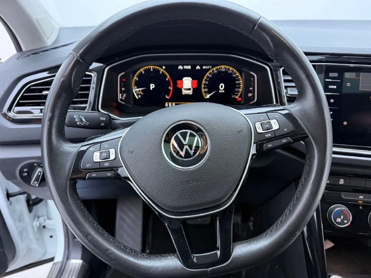 2021 Volkswagen T-Roc 1.4T 150HP L4 7DCT,autocango,china used car exporter,china ev exporter,chinese used car exporter,chinese used ev exporter