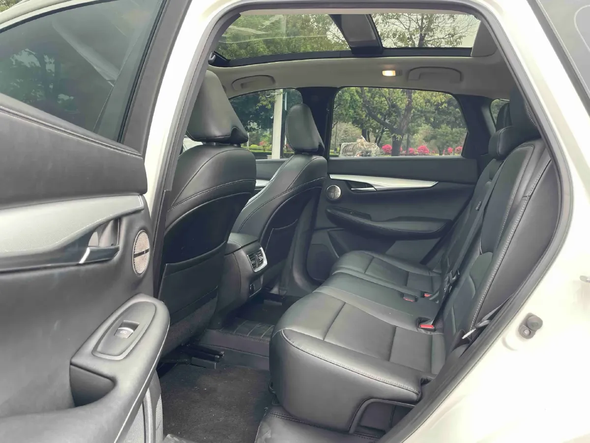 2020 Infiniti QX50 2.0T 245HP L4 CVT,autocango,china used car exporter,china ev exporter,chinese used car exporter,chinese used ev exporter