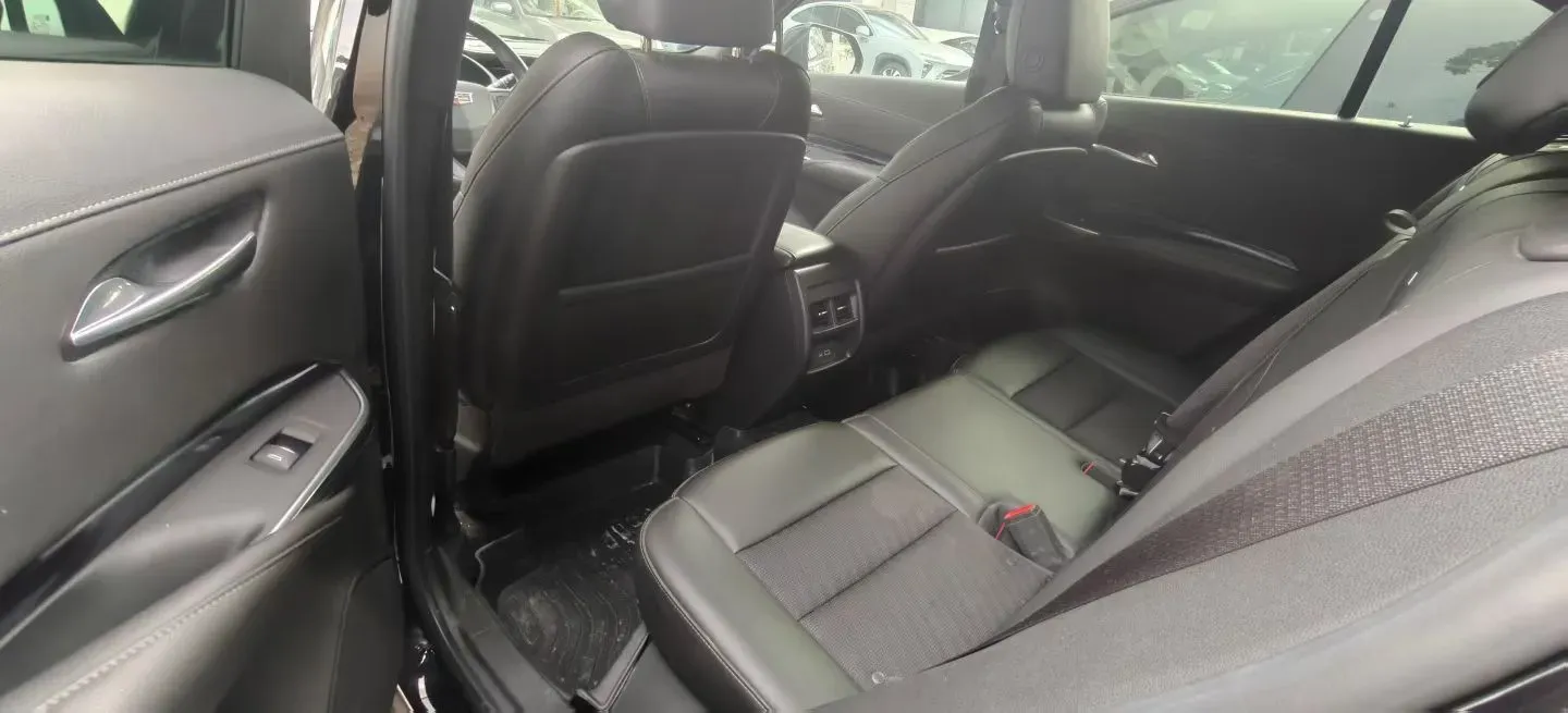 2021 Cadillac XT4 2.0T 237HP L4 9AT,autocango,china used car exporter,china ev exporter,chinese used car exporter,chinese used ev exporter