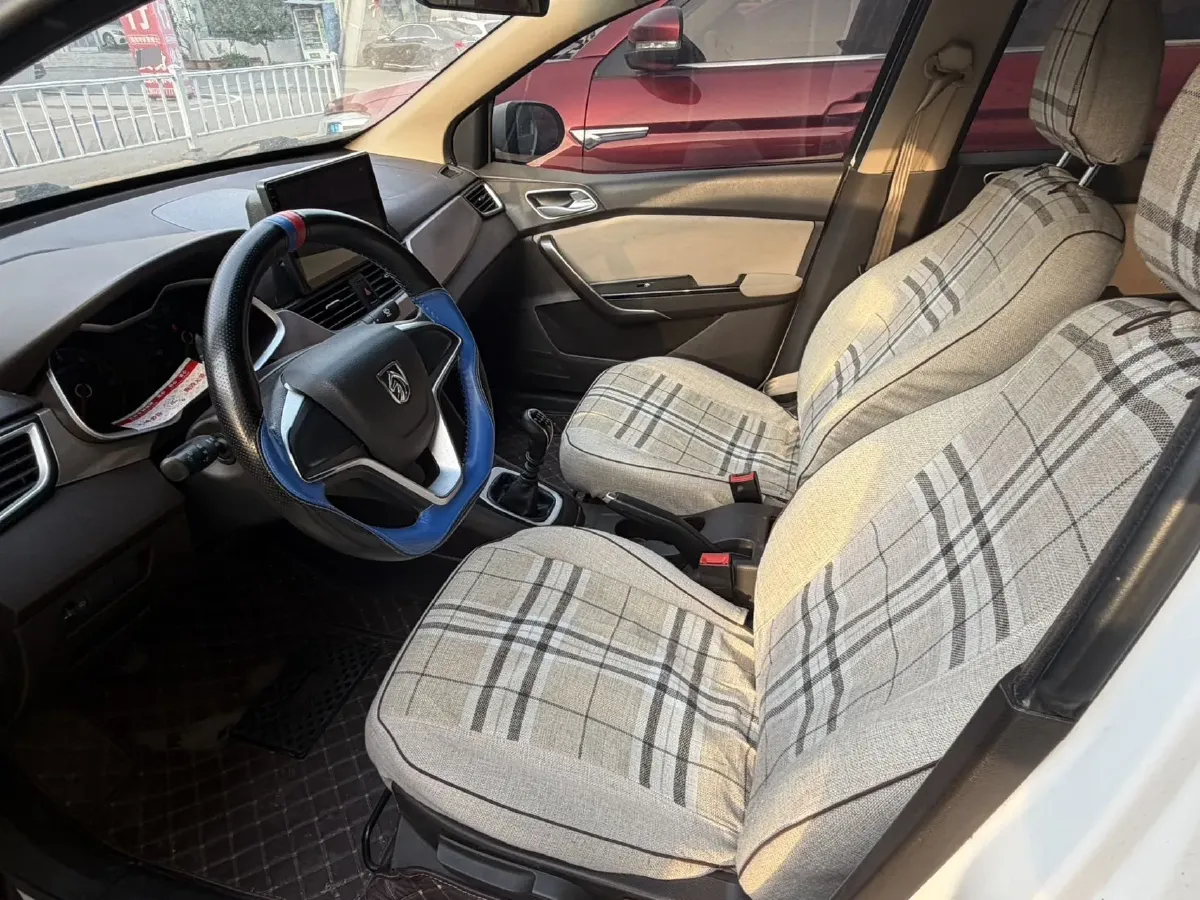 2017 BaoJun 310W 1.5L 112HP L4 6MT,autocango,china used car exporter,china ev exporter,chinese used car exporter,chinese used ev exporter