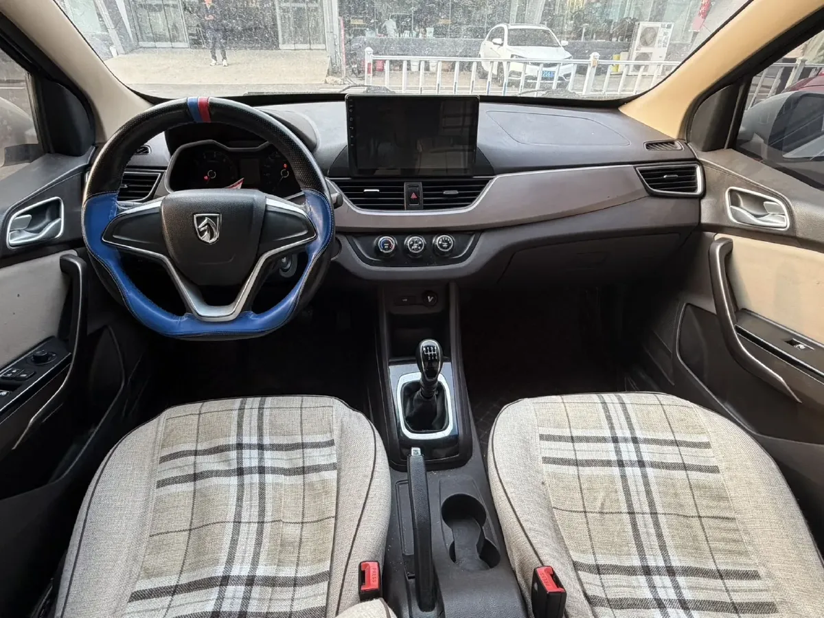 2017 BaoJun 310W 1.5L 112HP L4 6MT,autocango,china used car exporter,china ev exporter,chinese used car exporter,chinese used ev exporter