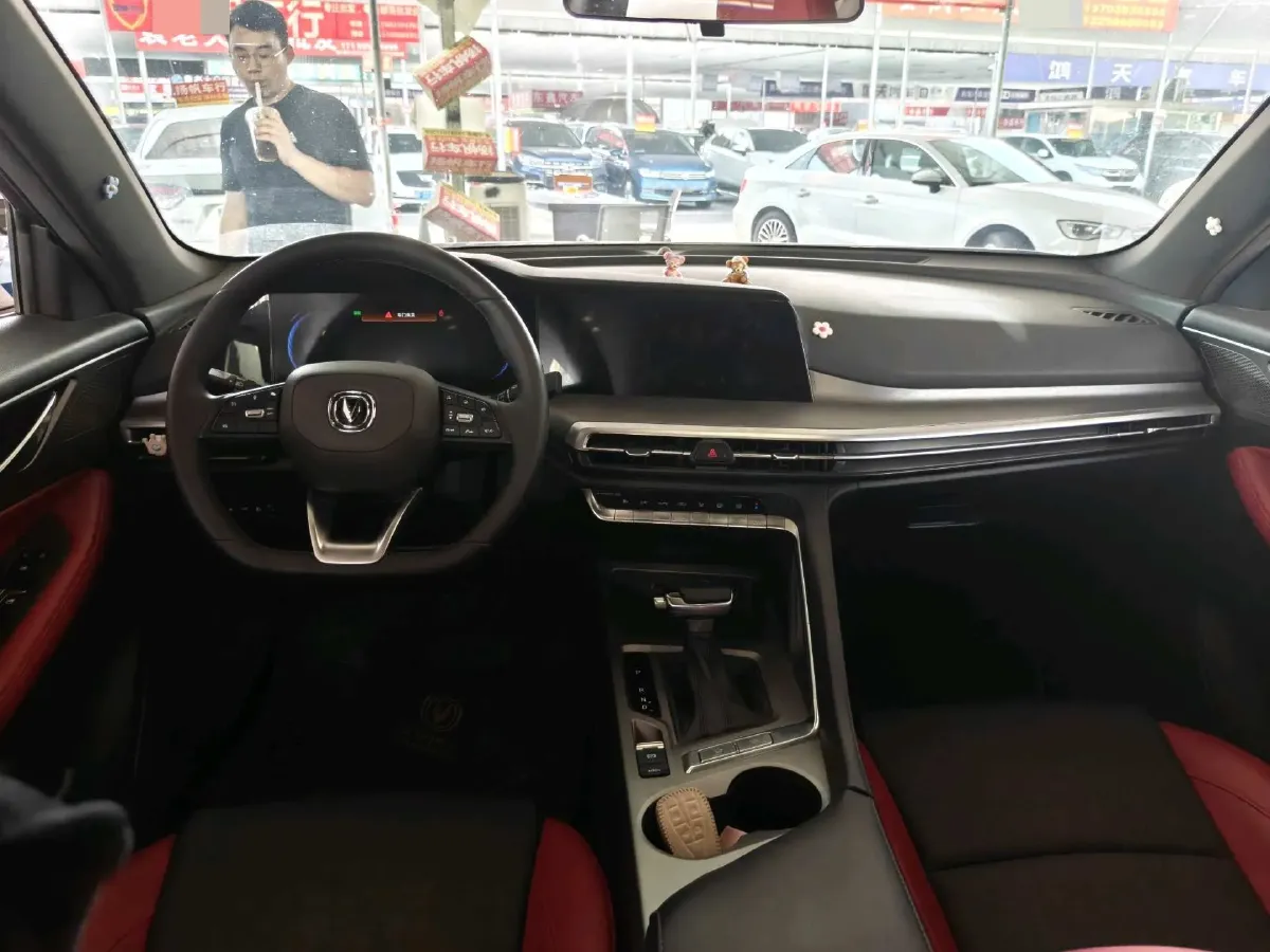 2021 ChangAn CS35 Plus 1.4T 160HP L4 7DCT,autocango,china used car exporter,china ev exporter,chinese used car exporter,chinese used ev exporter