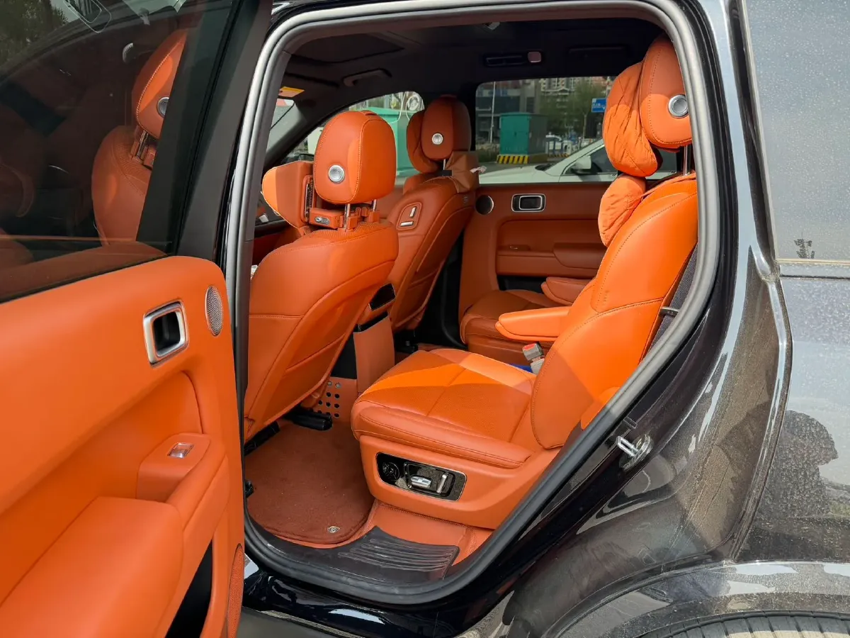 2024 Ford Bronco 2.3T 275HP L4 10AT,autocango,china used car exporter,china ev exporter,chinese used car exporter,chinese used ev exporter