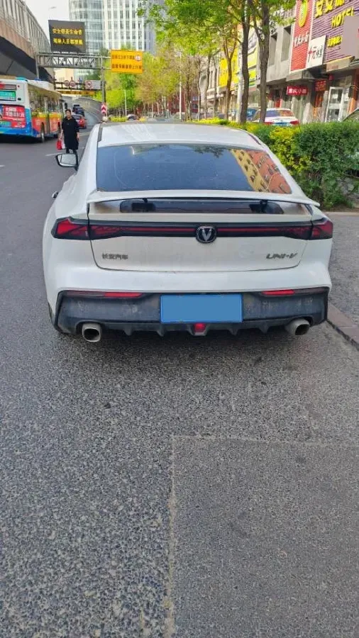 2023 ChangAn UNI-V 1.5T 188HP L4 7DCT,autocango,china used car exporter,china ev exporter,chinese used car exporter,chinese used ev exporter