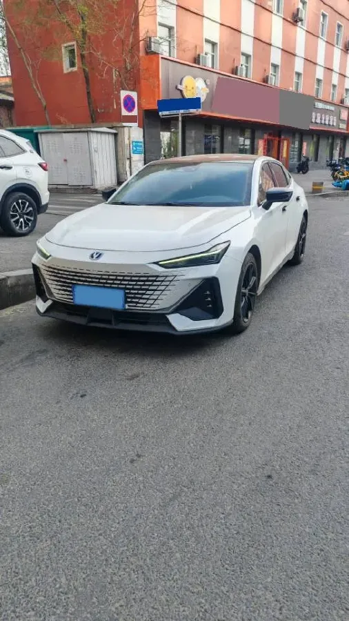2023 ChangAn UNI-V 1.5T 188HP L4 7DCT,autocango,china used car exporter,china ev exporter,chinese used car exporter,chinese used ev exporter