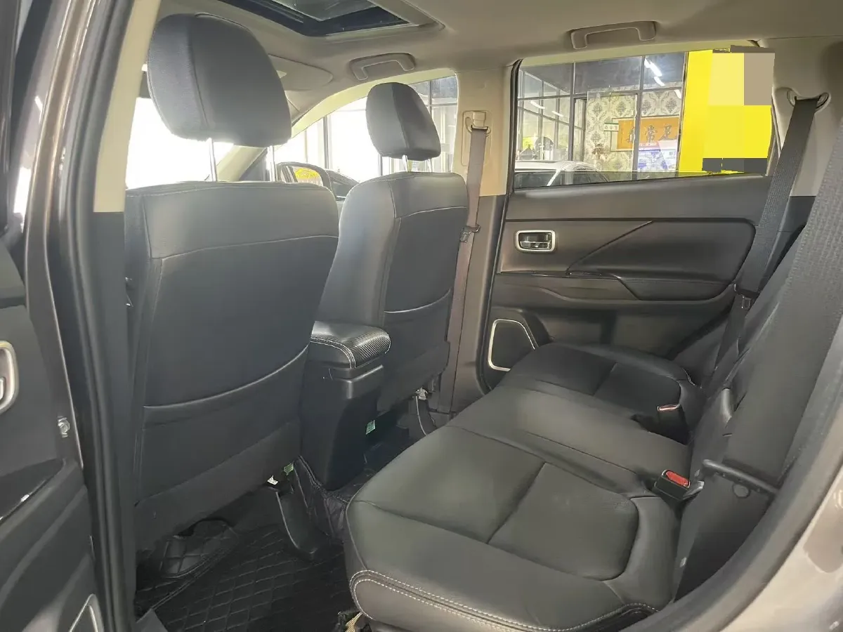 2018 Mitsubishi Outlander 2.0L 166HP L4 CVT,autocango,china used car exporter,china ev exporter,chinese used car exporter,chinese used ev exporter