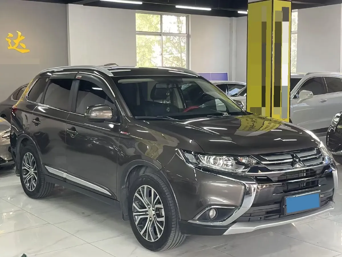 2018 Mitsubishi Outlander 2.0L 166HP L4 CVT,autocango,china used car exporter,china ev exporter,chinese used car exporter,chinese used ev exporter