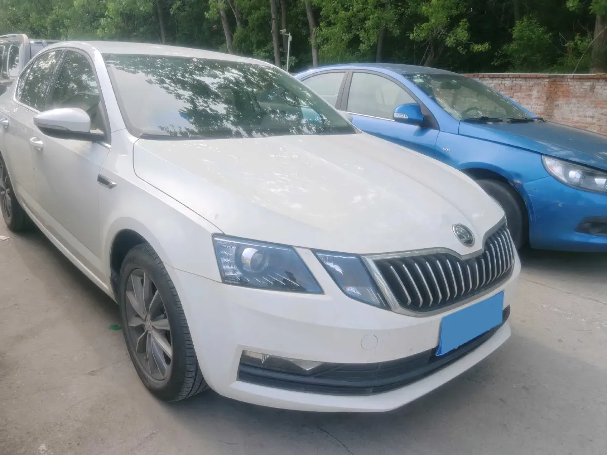 2019 Skoda Octavia 1.5L 116HP L4 6AT,autocango,china used car exporter,china ev exporter,chinese used car exporter,chinese used ev exporter
