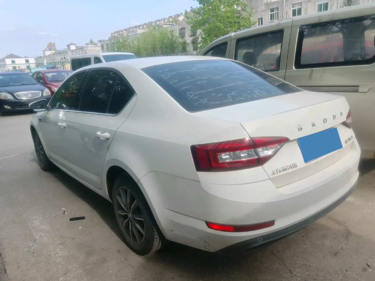 2019 Skoda Octavia 1.5L 116HP L4 6AT,autocango,china used car exporter,china ev exporter,chinese used car exporter,chinese used ev exporter