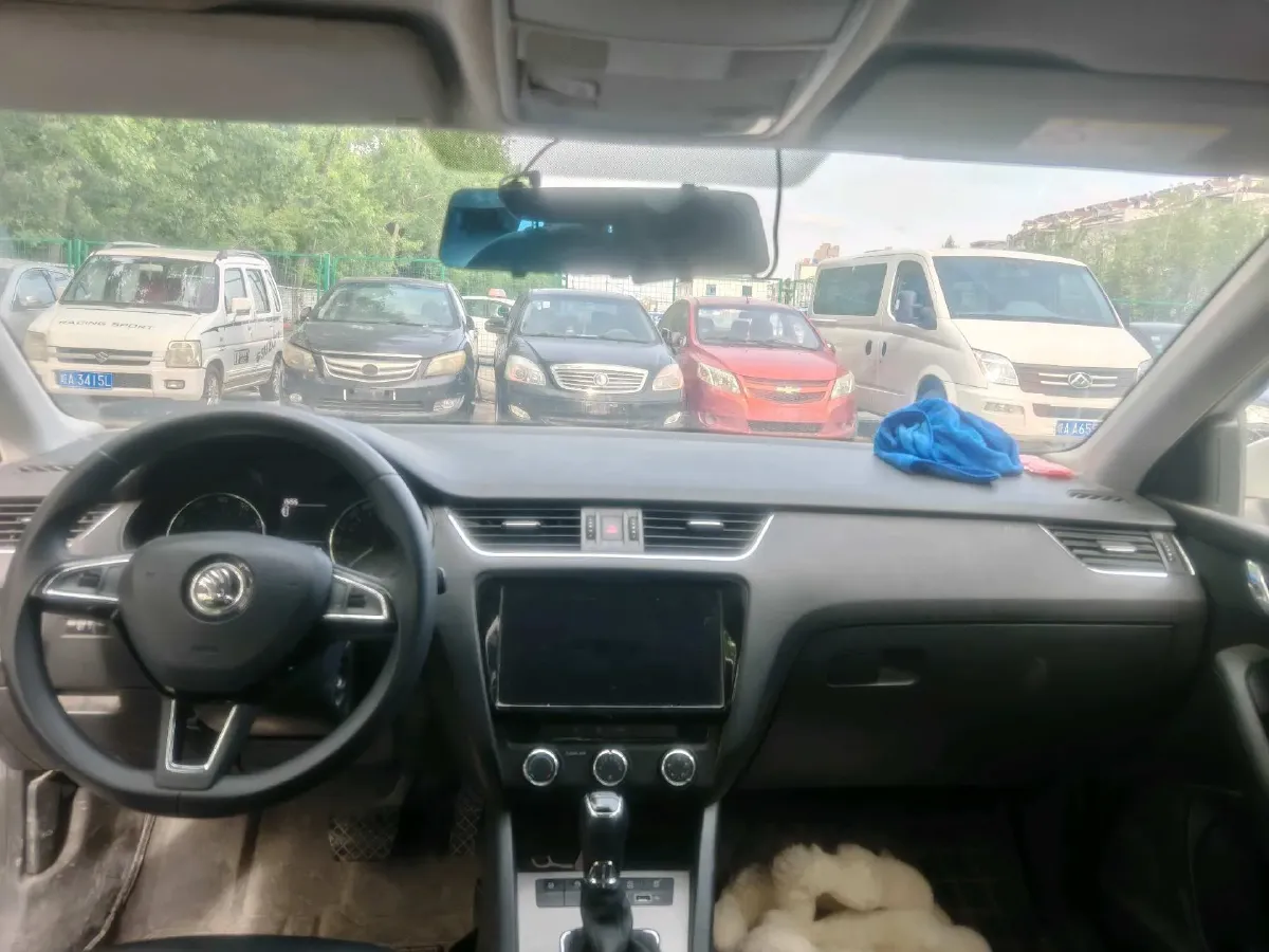 2019 Skoda Octavia 1.5L 116HP L4 6AT,autocango,china used car exporter,china ev exporter,chinese used car exporter,chinese used ev exporter