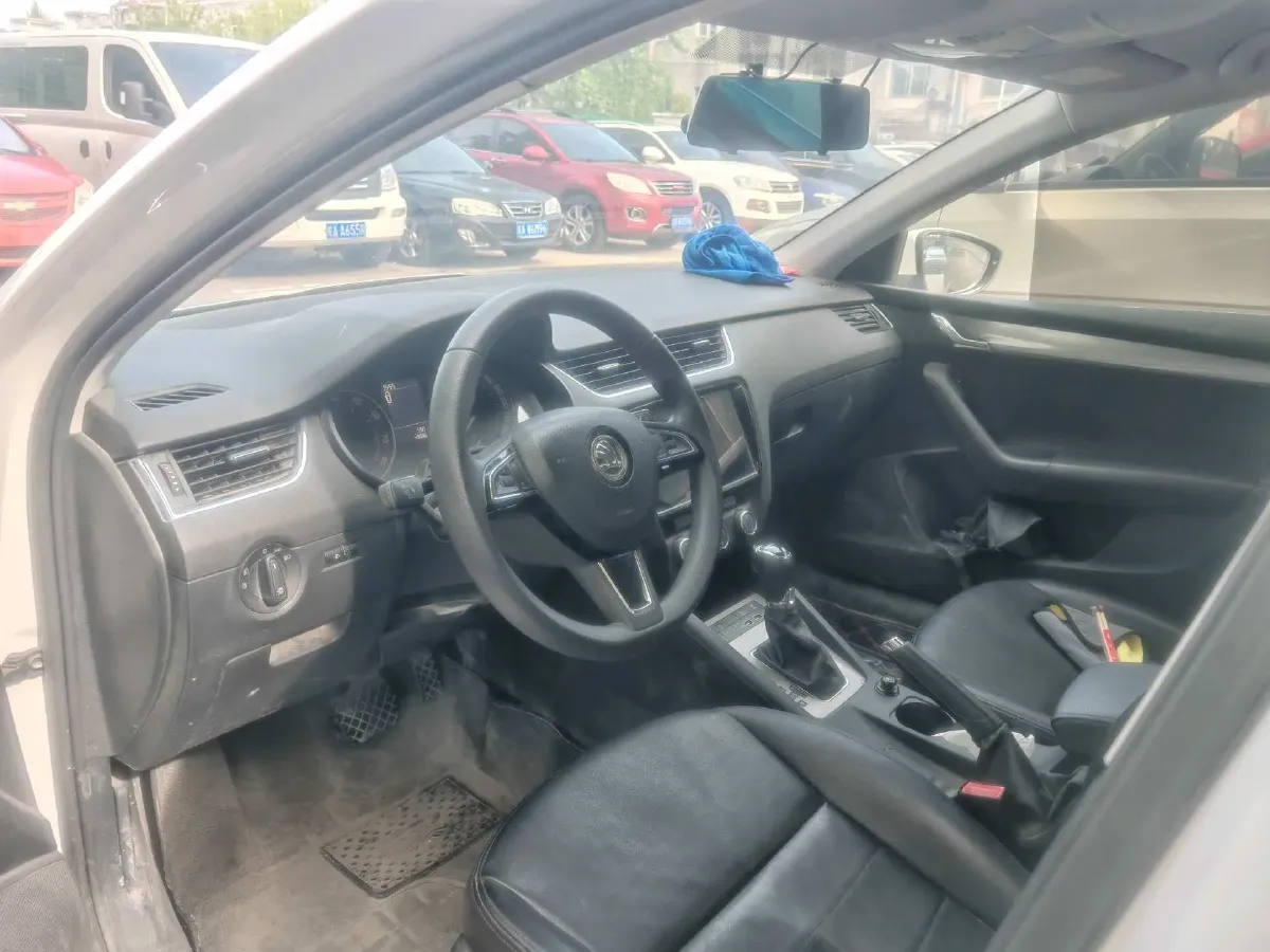 2019 Skoda Octavia 1.5L 116HP L4 6AT,autocango,china used car exporter,china ev exporter,chinese used car exporter,chinese used ev exporter