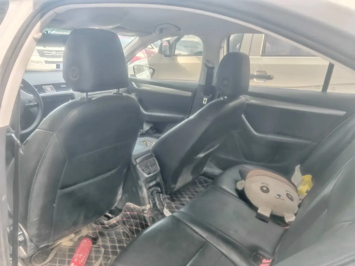 2019 Skoda Octavia 1.5L 116HP L4 6AT,autocango,china used car exporter,china ev exporter,chinese used car exporter,chinese used ev exporter