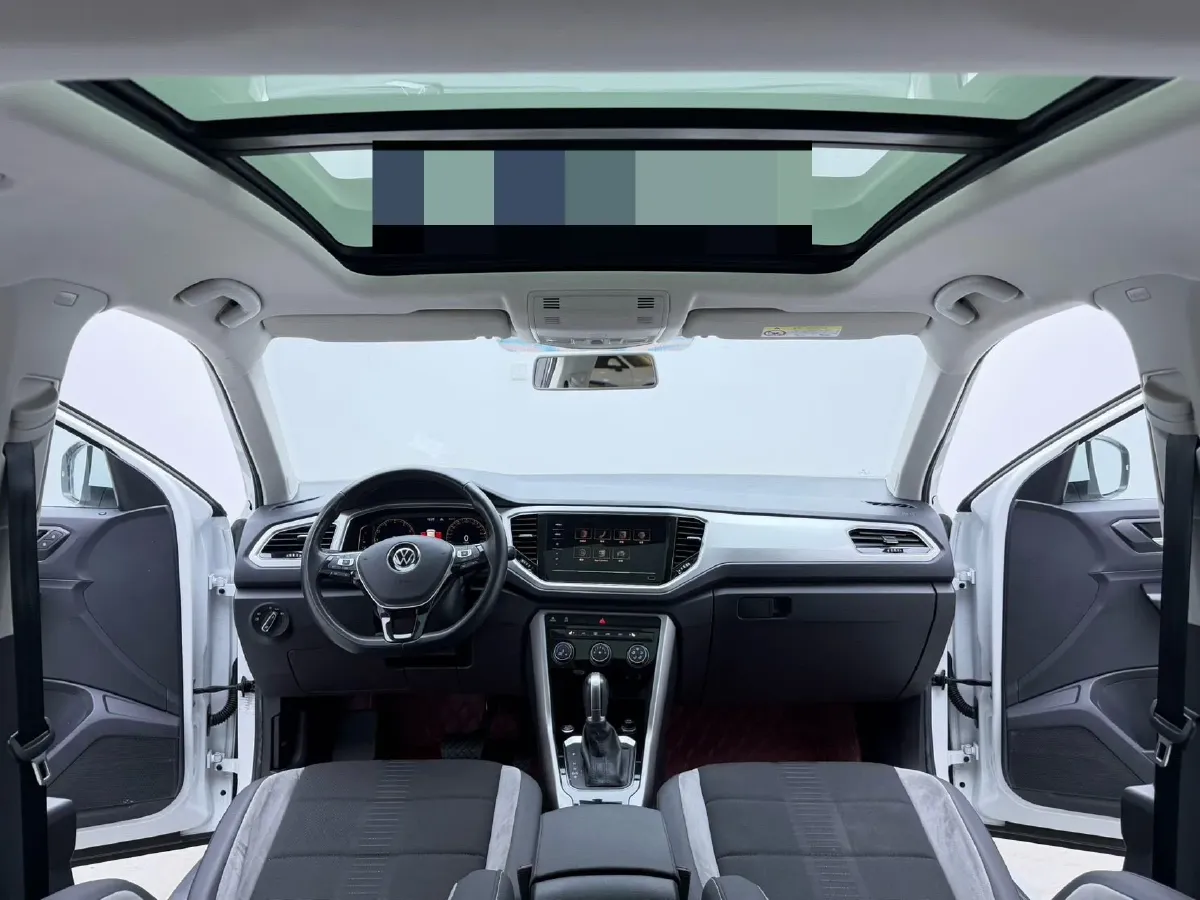 2022 Volkswagen T-Roc 1.4T 150HP L4 7DCT,autocango,china used car exporter,china ev exporter,chinese used car exporter,chinese used ev exporter