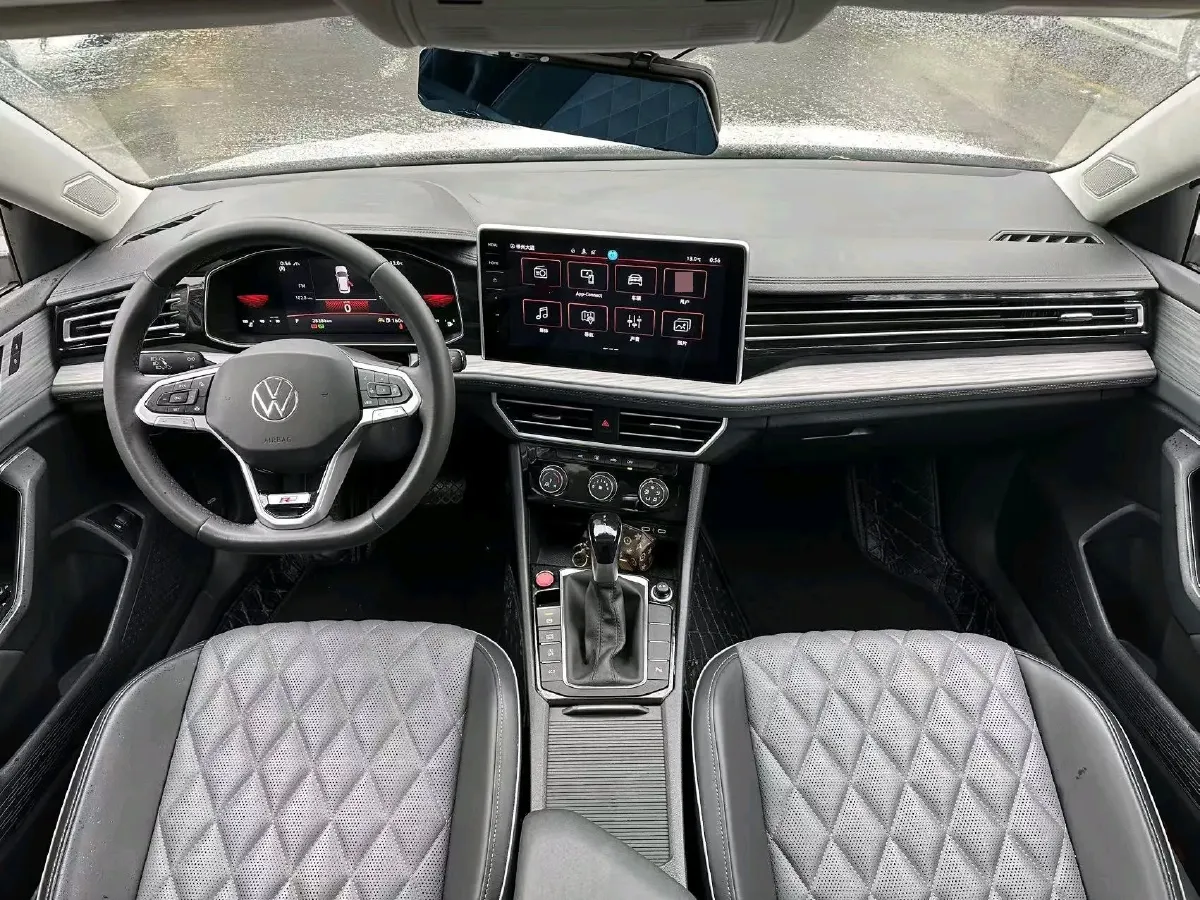 2025 Volkswagen Sagitar 1.5T 160HP L4 7DCT,autocango,china used car exporter,china ev exporter,chinese used car exporter,chinese used ev exporter