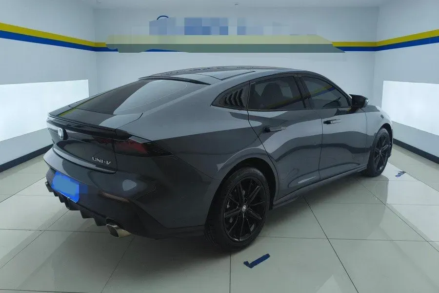 2023 ChangAn UNI-V 1.5T 188HP L4 7DCT,autocango,china used car exporter,china ev exporter,chinese used car exporter,chinese used ev exporter
